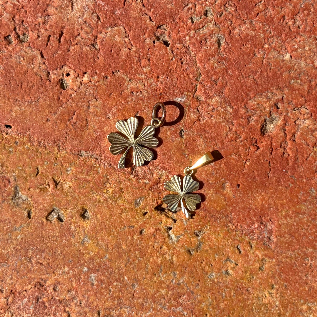 Small Clover charm