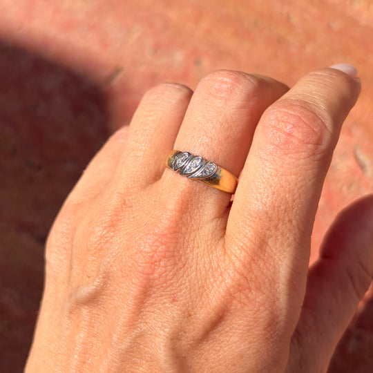 Vintage zirconia 3 leafs ring