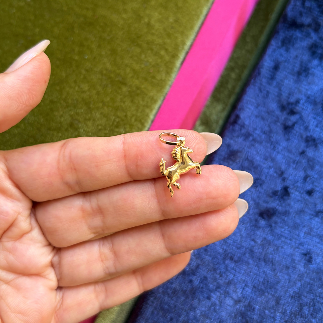 Italian galloping horse charm