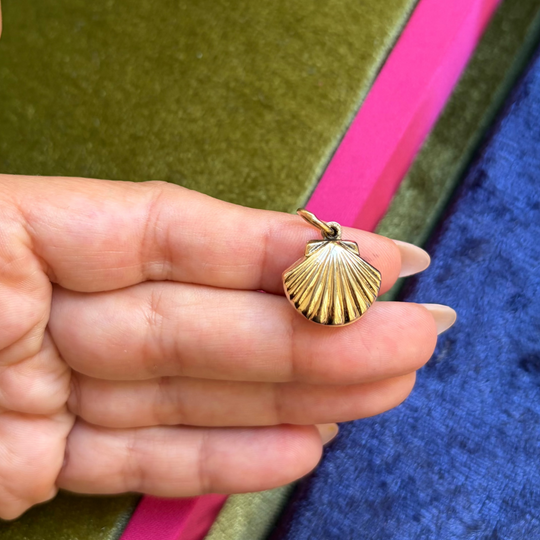 Shell locket pendant