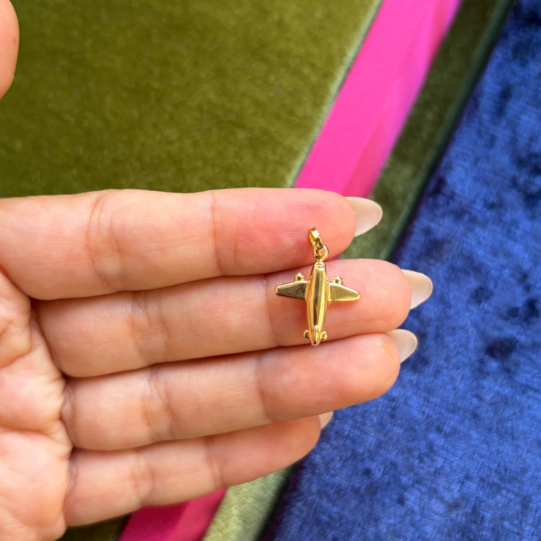 Airplane charm