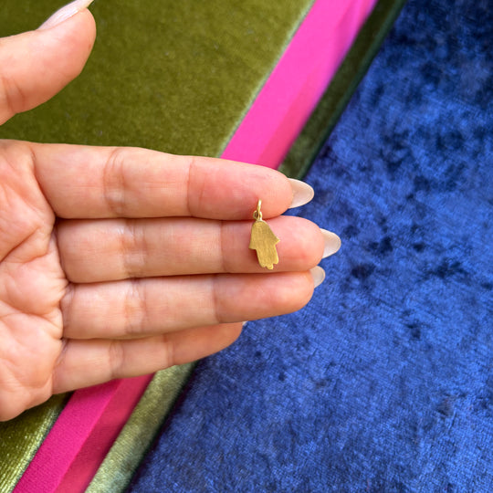 Solid gold hamsa