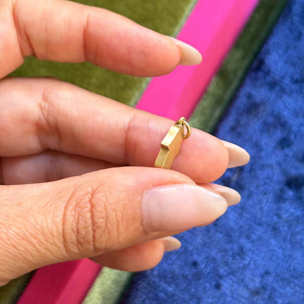Solid gold hamsa