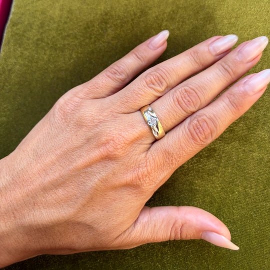 Vintage sparkle ring