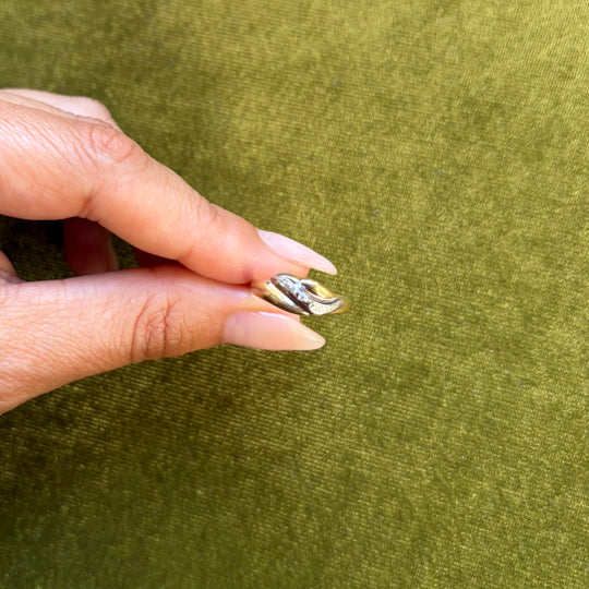 Vintage zirconia small wave ring