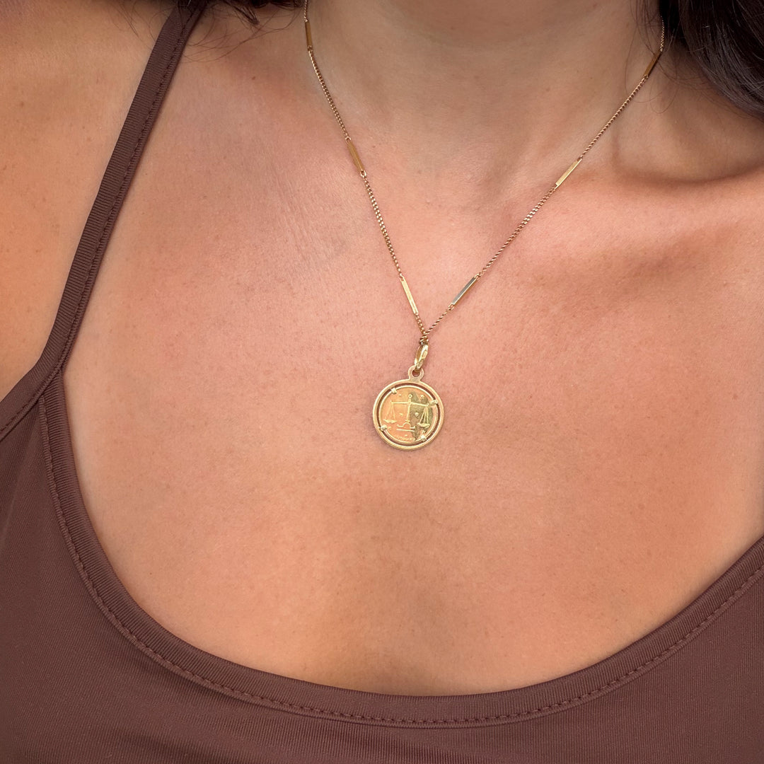 Vintage 18k Italian Libra token Pendant