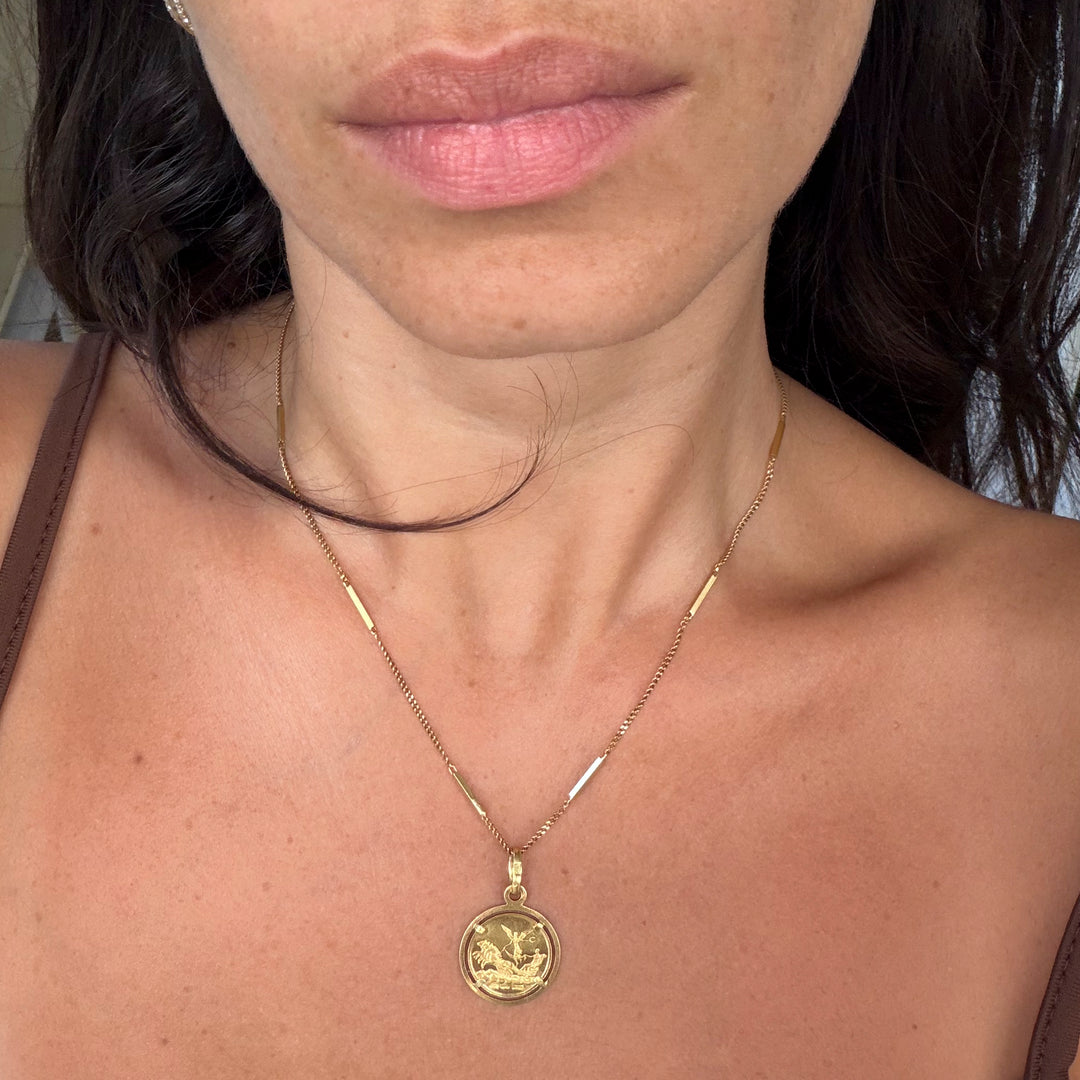 Vintage 18k Italian Libra token Pendant