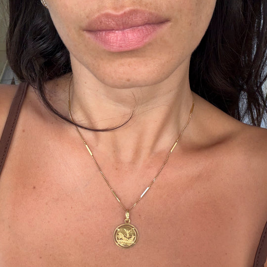 Vintage 18k Italian Libra token Pendant