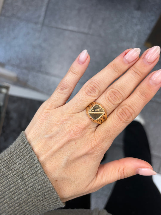 Vintage Engraved Men Signet Ring