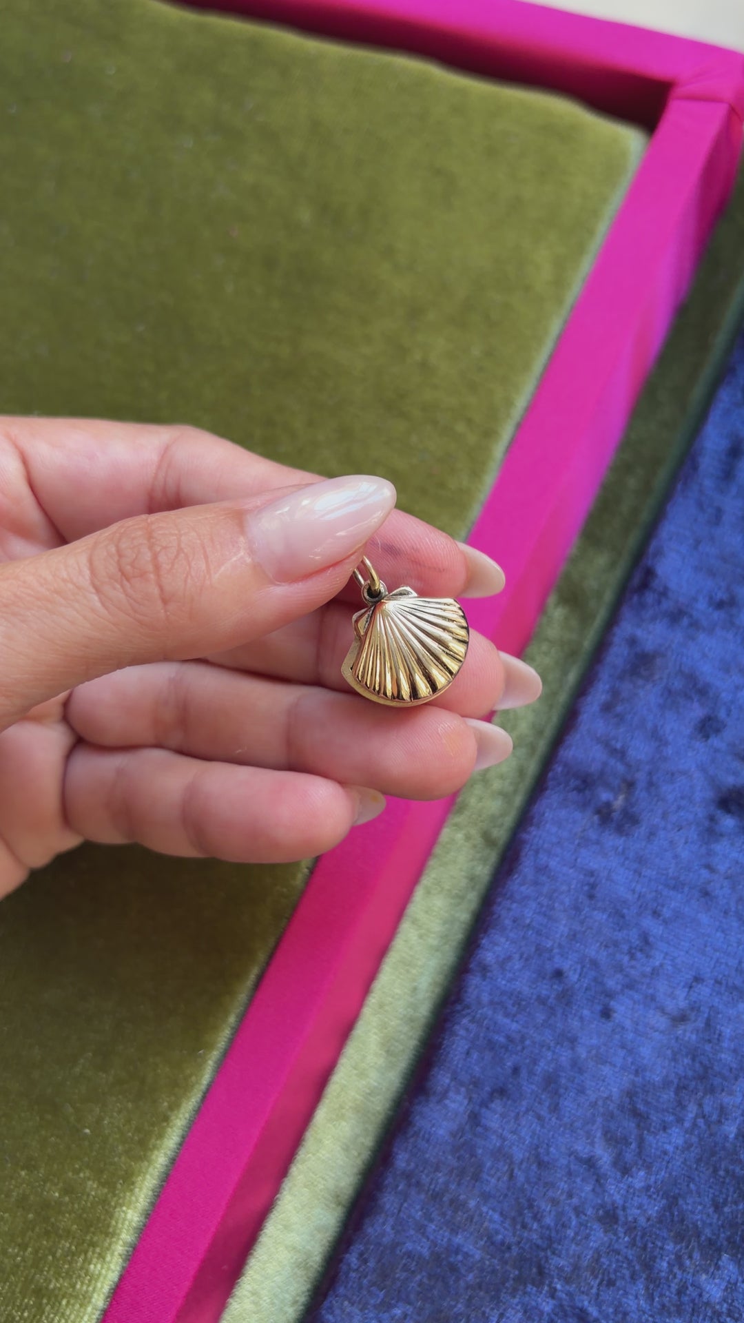 Shell locket pendant